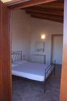Orizzonti מלון דירות 3*