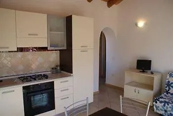 Orizzonti מלון דירות 3*
